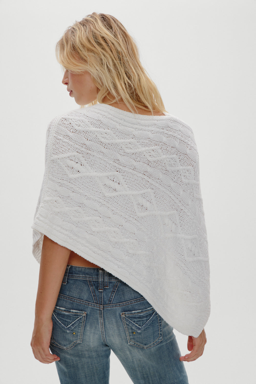 Aspen Poncho - Cloud White | Frankies Bikinis